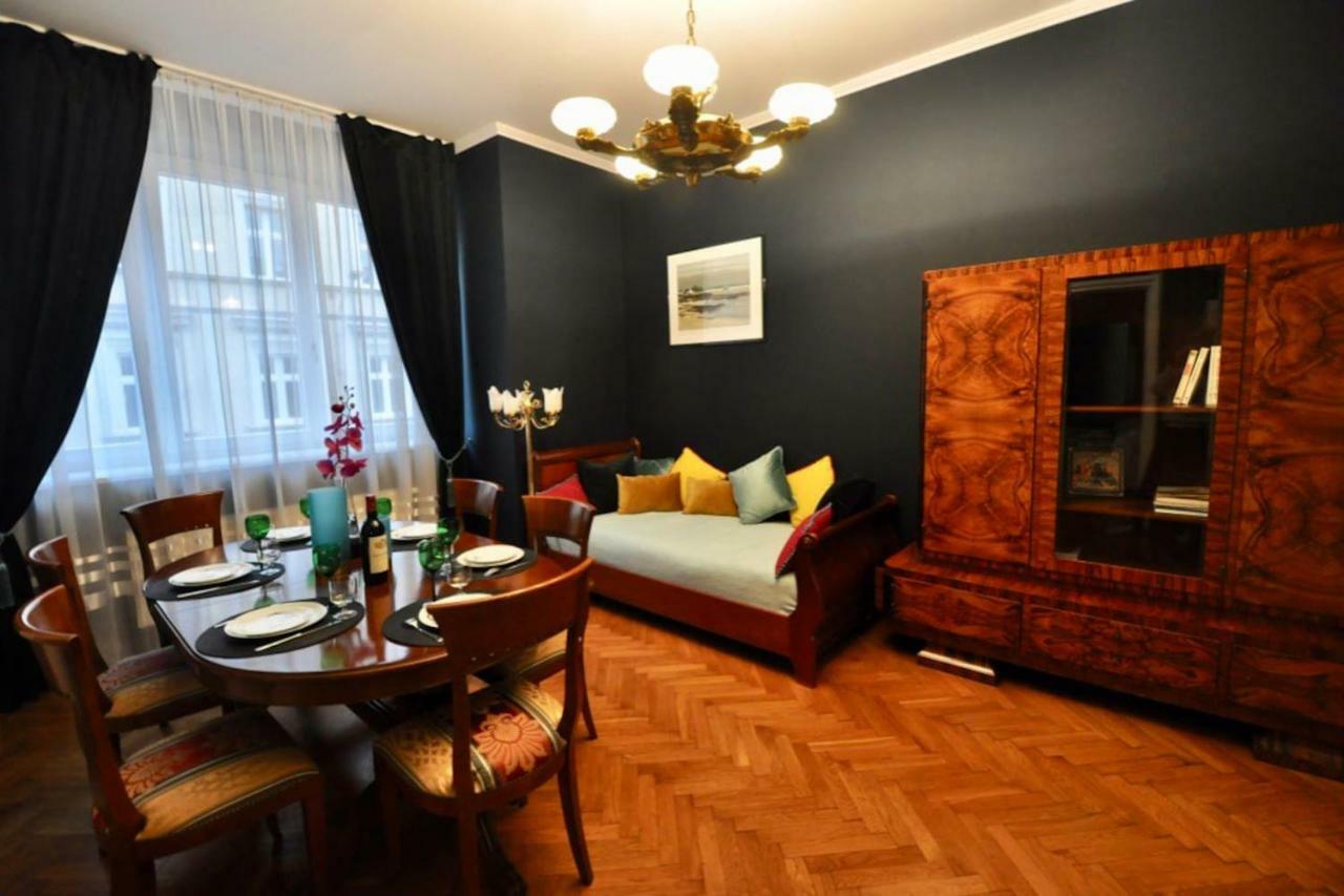 Fine Art Luxury Stay In The Old Town Absolute Center Krakow Exterior photo